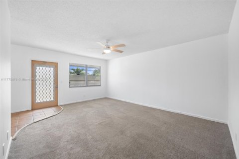 Condo in Deerfield Beach, Florida, 2 bedrooms  № 1784256 - photo 7