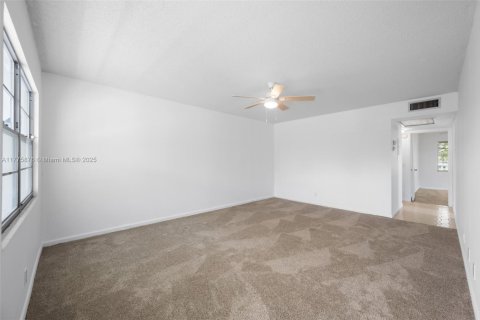 Condo in Deerfield Beach, Florida, 2 bedrooms  № 1784256 - photo 16