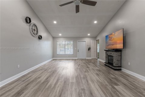 Casa en venta en Sunrise, Florida, 3 dormitorios, 149.57 m2 № 1969664 - foto 3