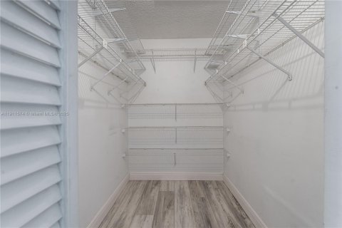 Casa en venta en Sunrise, Florida, 3 dormitorios, 149.57 m2 № 1969664 - foto 16