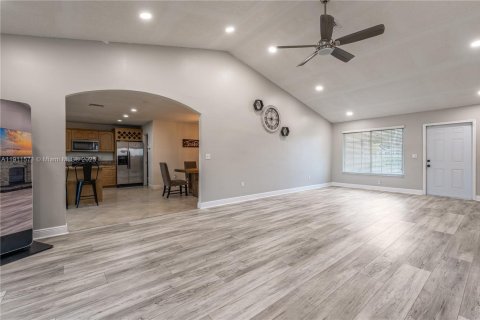 Casa en venta en Sunrise, Florida, 3 dormitorios, 149.57 m2 № 1969664 - foto 6