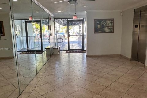 Copropriété à vendre à Sunny Isles Beach, Floride: 2 chambres, 82.87 m2 № 1994385 - photo 8