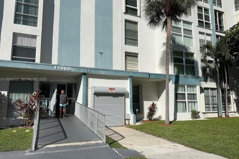 Copropriété à vendre à Sunny Isles Beach, Floride: 2 chambres, 82.87 m2 № 1994385 - photo 1