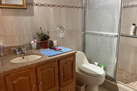 Copropriété à vendre à Sunny Isles Beach, Floride: 2 chambres, 82.87 m2 № 1994385 - photo 25