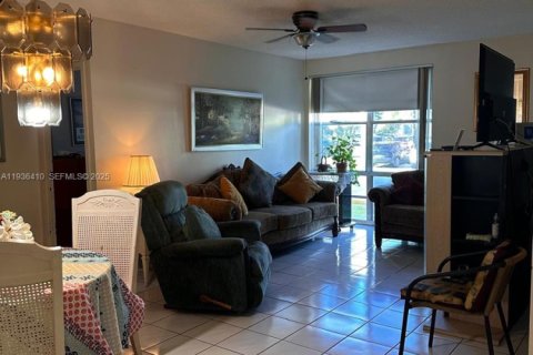 Copropriété à vendre à Sunny Isles Beach, Floride: 2 chambres, 82.87 m2 № 1994385 - photo 12