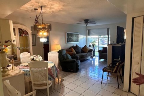 Copropriété à vendre à Sunny Isles Beach, Floride: 2 chambres, 82.87 m2 № 1994385 - photo 30