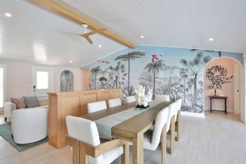 House in Holmes Beach, Florida 4 bedrooms, 231.14 sq.m. № 2396407 - photo 11