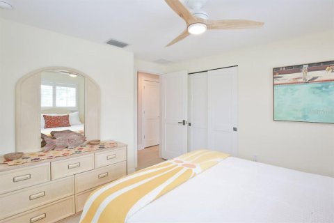 House in Holmes Beach, Florida 4 bedrooms, 231.14 sq.m. № 2396407 - photo 29