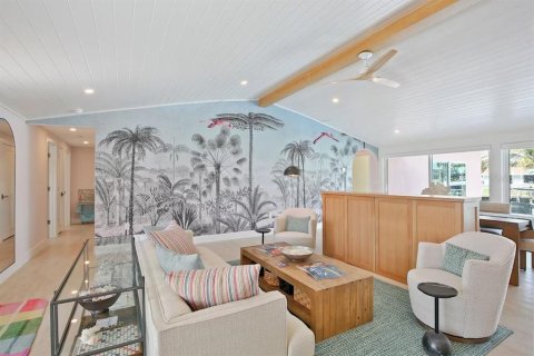 House in Holmes Beach, Florida 4 bedrooms, 231.14 sq.m. № 2396407 - photo 4
