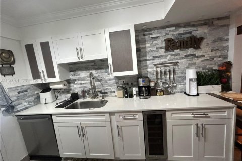 Copropriété à vendre à Miami, Floride: 2 chambres, 136.57 m2 № 2003890 - photo 14