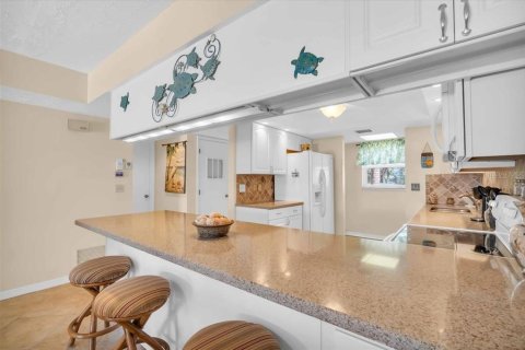 Купить кондоминиум в Ротонда, Флорида 4 комнаты, 117.61м2, № 1580645 - фото 9
