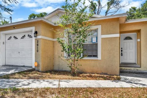 House in Tampa, Florida 3 bedrooms, 157.75 sq.m. № 2095111 - photo 4