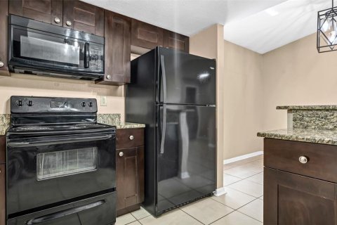 House in Tampa, Florida 3 bedrooms, 157.75 sq.m. № 2095111 - photo 13
