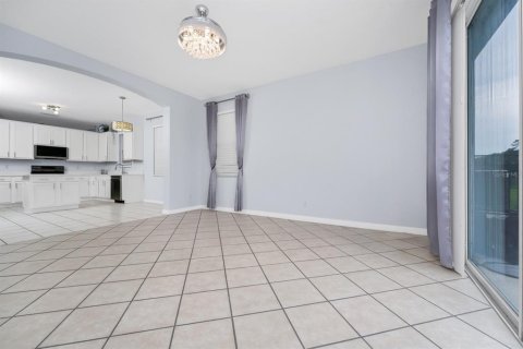 Casa en alquiler en Orlando, Florida, 4 dormitorios, 183.2 m2 № 1844837 - foto 14