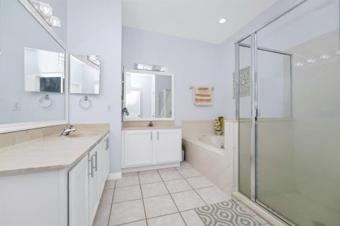Casa en alquiler en Orlando, Florida, 4 dormitorios, 183.2 m2 № 1844837 - foto 19