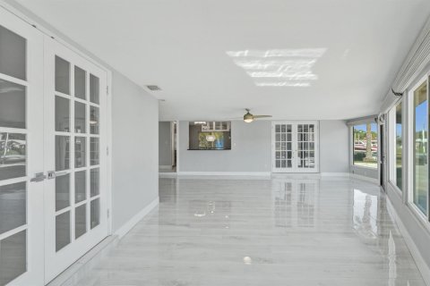 House in Pompano Beach, Florida 2 bedrooms, 164.44 sq.m. № 2083668 - photo 30