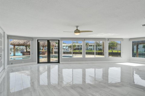 House in Pompano Beach, Florida 2 bedrooms, 164.44 sq.m. № 2083668 - photo 25