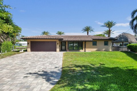 House in Pompano Beach, Florida 2 bedrooms, 164.44 sq.m. № 2083668 - photo 2