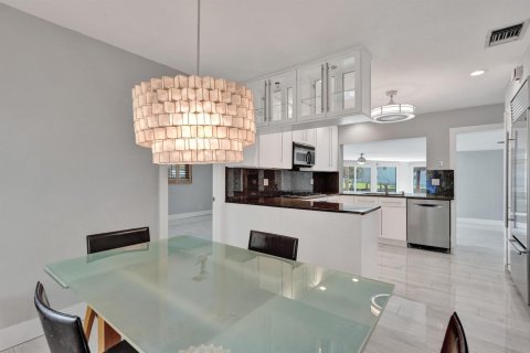 House in Pompano Beach, Florida 2 bedrooms, 164.44 sq.m. № 2083668 - photo 23