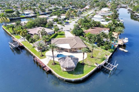 House in Pompano Beach, Florida 2 bedrooms, 164.44 sq.m. № 2083668 - photo 5