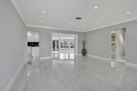 House in Pompano Beach, Florida 2 bedrooms, 164.44 sq.m. № 2083668 - photo 14