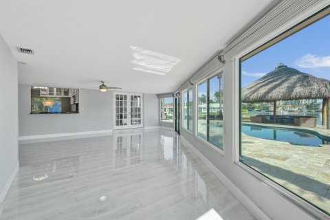 House in Pompano Beach, Florida 2 bedrooms, 164.44 sq.m. № 2083668 - photo 29