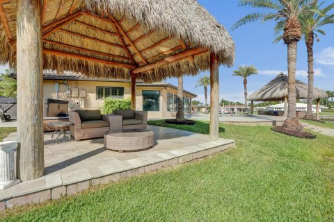 House in Pompano Beach, Florida 2 bedrooms, 164.44 sq.m. № 2083668 - photo 9