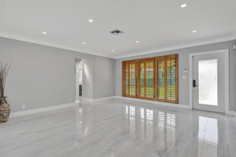 House in Pompano Beach, Florida 2 bedrooms, 164.44 sq.m. № 2083668 - photo 13