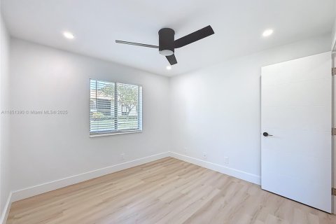 Condo in West Palm Beach, Florida, 1 bedroom  № 1857399 - photo 24
