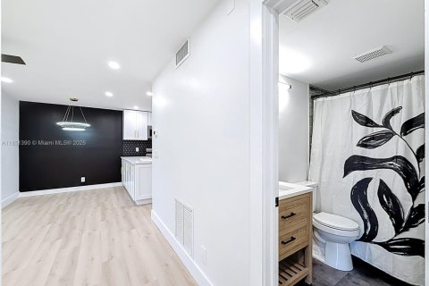 Condo in West Palm Beach, Florida, 1 bedroom  № 1857399 - photo 19