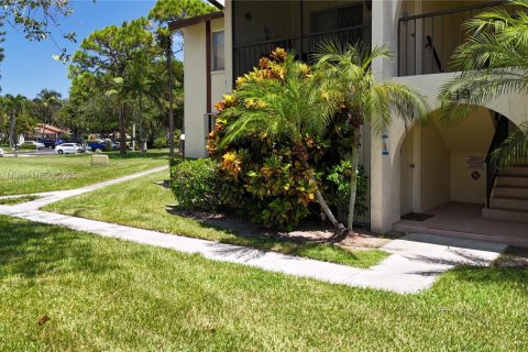 Condo in West Palm Beach, Florida, 1 bedroom  № 1857399 - photo 3