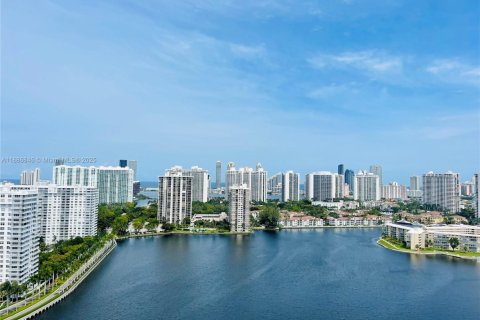 Condo in Aventura, Florida, 2 bedrooms  № 1933526 - photo 1