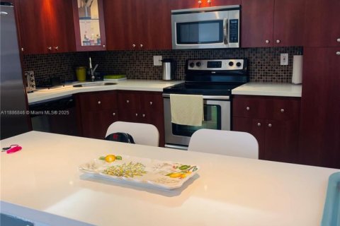 Condo in Aventura, Florida, 2 bedrooms  № 1933526 - photo 14
