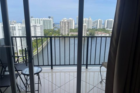 Condo in Aventura, Florida, 2 bedrooms  № 1933526 - photo 2