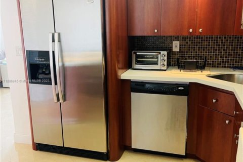 Condo in Aventura, Florida, 2 bedrooms  № 1933526 - photo 12