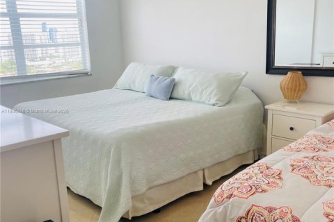 Condo in Aventura, Florida, 2 bedrooms  № 1933526 - photo 16