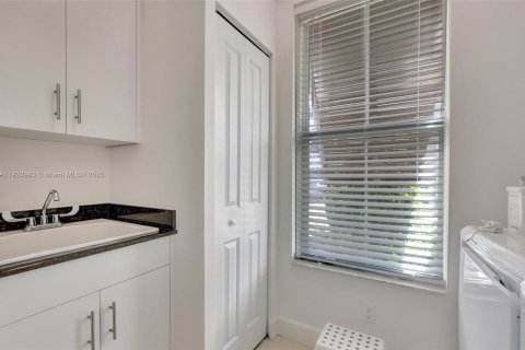 Adosado en alquiler en Boca Raton, Florida, 4 dormitorios, 223.15 m2 № 1975490 - foto 26