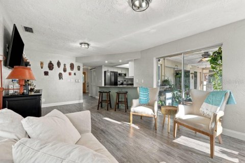 Casa en venta en Saint Petersburg, Florida, 3 dormitorios, 169.55 m2 № 2383342 - foto 12