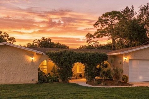 Casa en Saint Petersburg, Florida 3 dormitorios, 169.55 m2 № 2383342