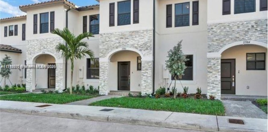 Townhouse in Homestead, Florida 3 bedrooms, 137.77 sq.m. № 1704720