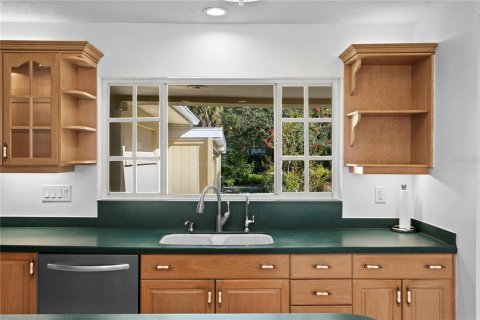 House in Saint Petersburg, Florida 4 bedrooms, 370.87 sq.m. № 1873845 - photo 29
