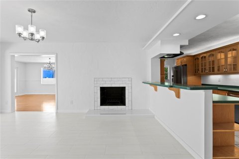 House in Saint Petersburg, Florida 4 bedrooms, 370.87 sq.m. № 1873845 - photo 27