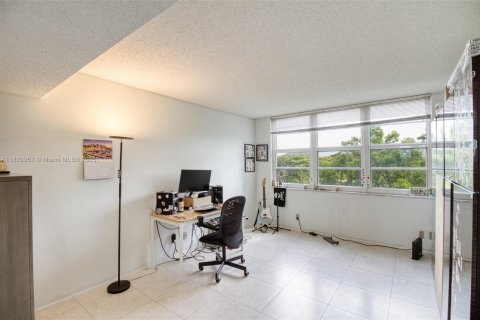 Condo in Pompano Beach, Florida, 3 bedrooms  № 1874817 - photo 22