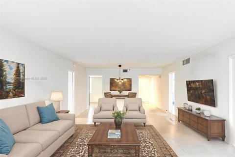 Condo in Pompano Beach, Florida, 3 bedrooms  № 1874817 - photo 16