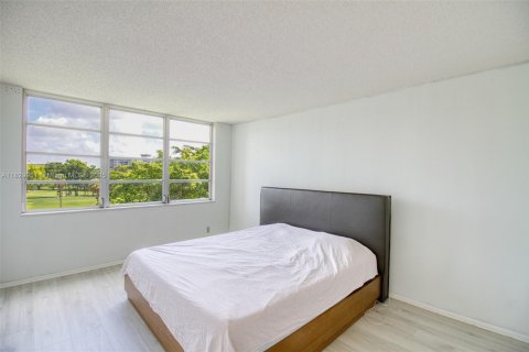 Condo in Pompano Beach, Florida, 3 bedrooms  № 1874817 - photo 24