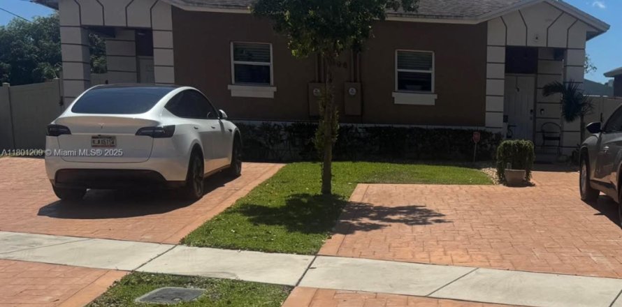 Commercial property in Oakland Park, Florida 263.84 sq.m. № 1752031