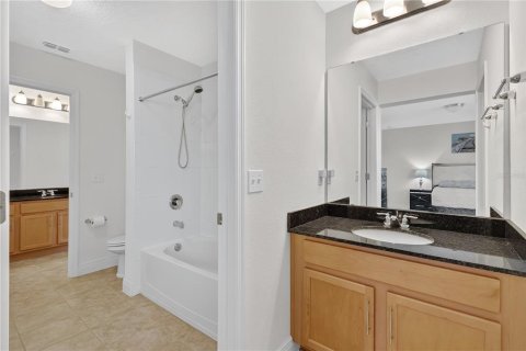 Casa en venta en Orlando, Florida, 5 dormitorios, 293.2 m2 № 1899355 - foto 27