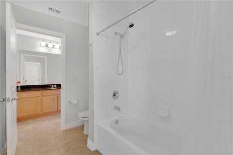 Casa en venta en Orlando, Florida, 5 dormitorios, 293.2 m2 № 1899355 - foto 26