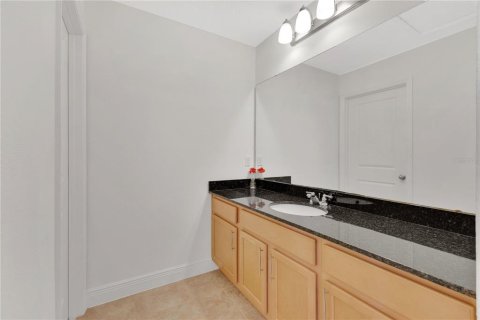 Casa en venta en Orlando, Florida, 5 dormitorios, 293.2 m2 № 1899355 - foto 24