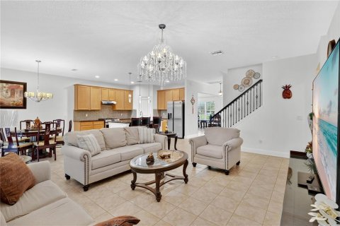 Casa en venta en Orlando, Florida, 5 dormitorios, 293.2 m2 № 1899355 - foto 10